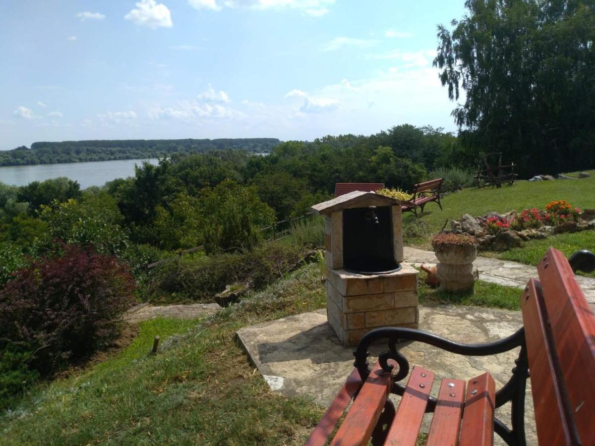 Villa Kornelija Stari Slankamen Exteriör bild