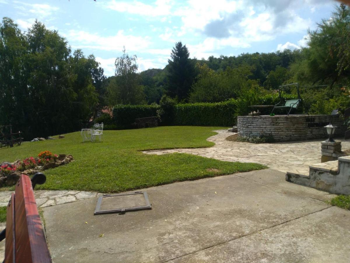 Villa Kornelija Stari Slankamen Exteriör bild